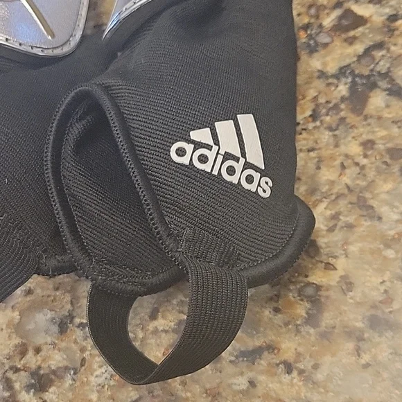 Adidas Predator Repliq Shinguards EUC - Picture 3 of 6